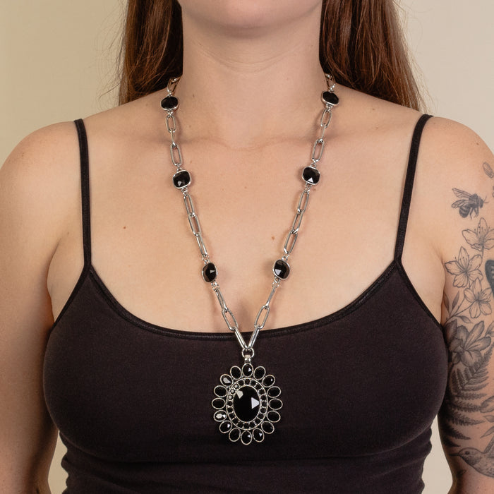 1261 - Crystal Pendant Necklace - Black