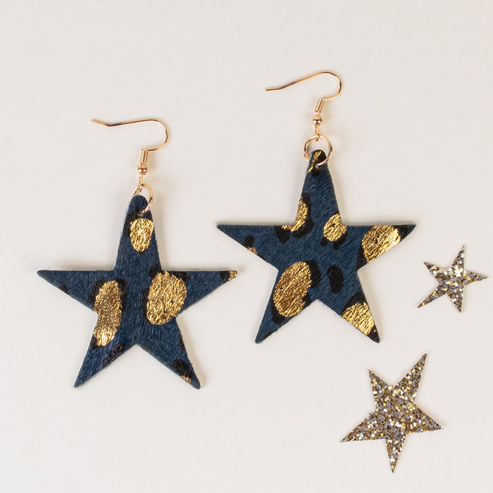 93189 - Animal Print Star Earrings - Grey